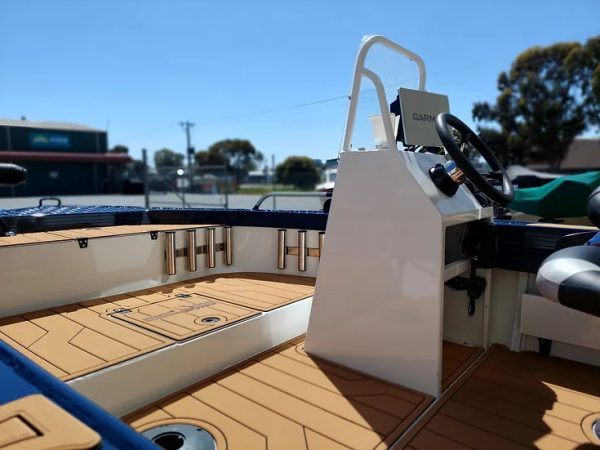 Dundee Explorer open boat