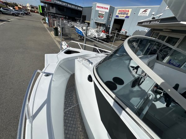 Makocraft 631 Island Cab - Image 26