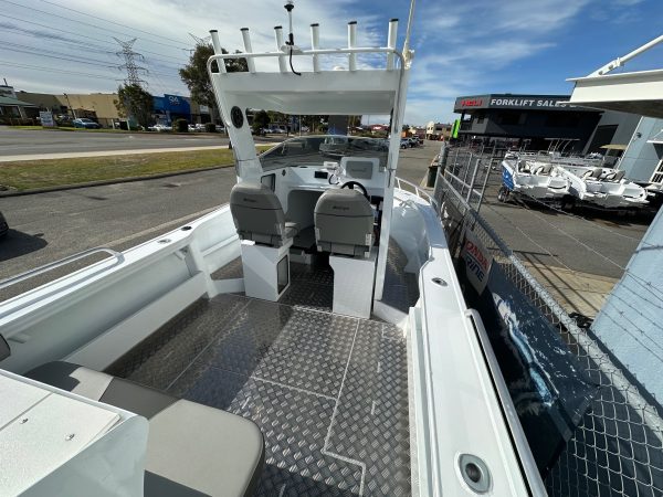 Makocraft 631 Island Cab - Image 18